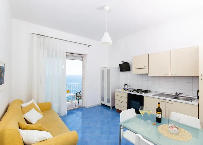 Due Torri Aparthotel 4*