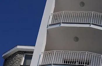 Due Torri Apart Otel