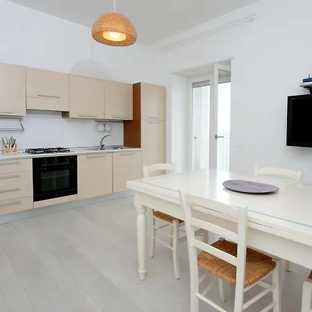 Due Torri Aparthotel 3*