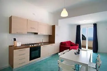 Due Torri Aparthotel 3*